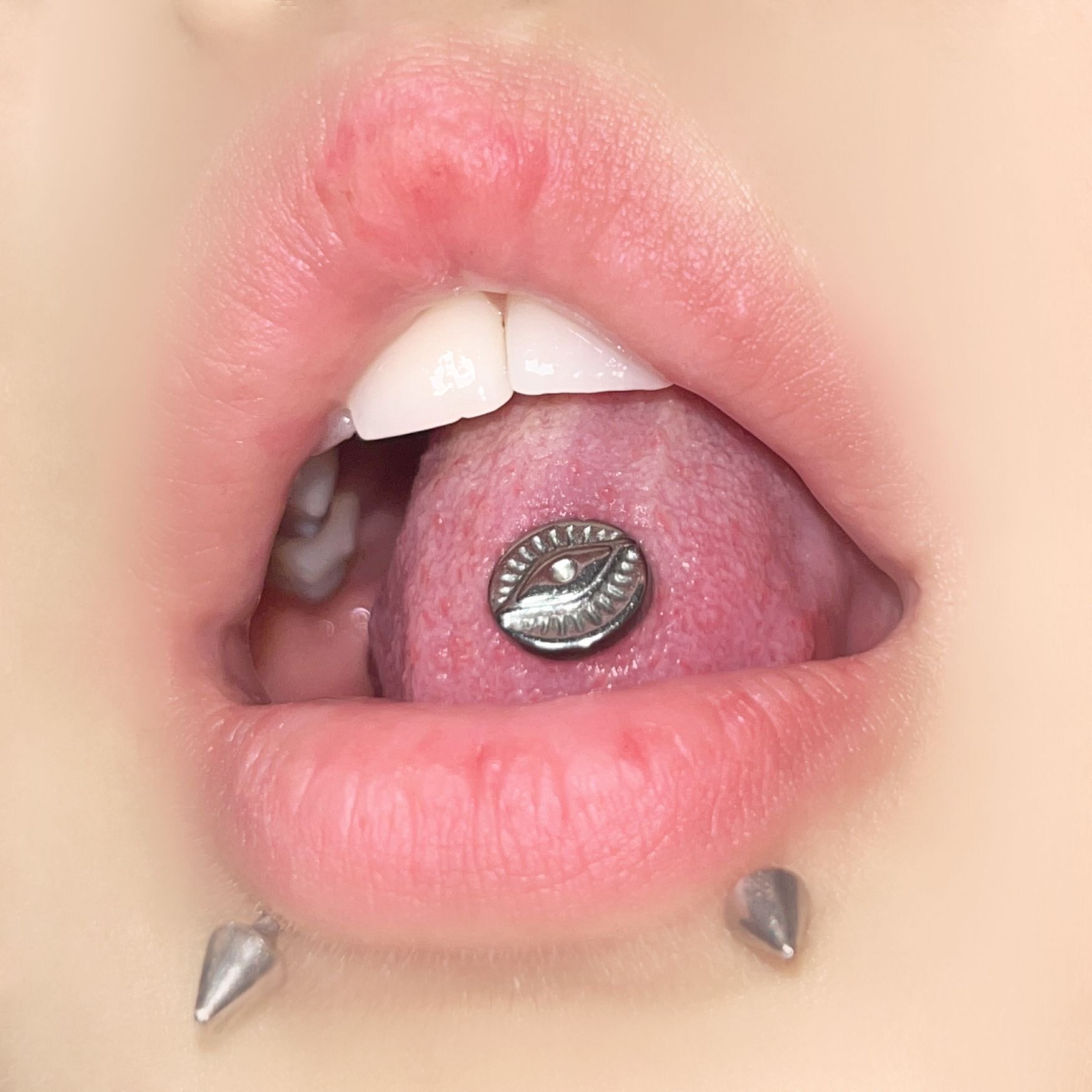 墨刺研究室 恶魔之眼 舌钉钛钢舌头钉辣妹朋克个性风舌环穿刺饰品