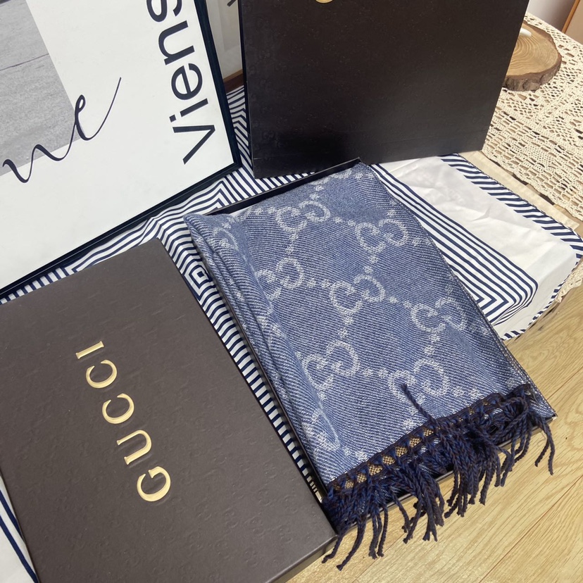 (折扣店6800)guccl酷奇牛仔色双面羊绒围巾安