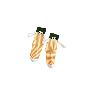 牵手袜子女夏季薄款磁吸手拉手情侣中筒袜ins潮日系可爱秋款男袜