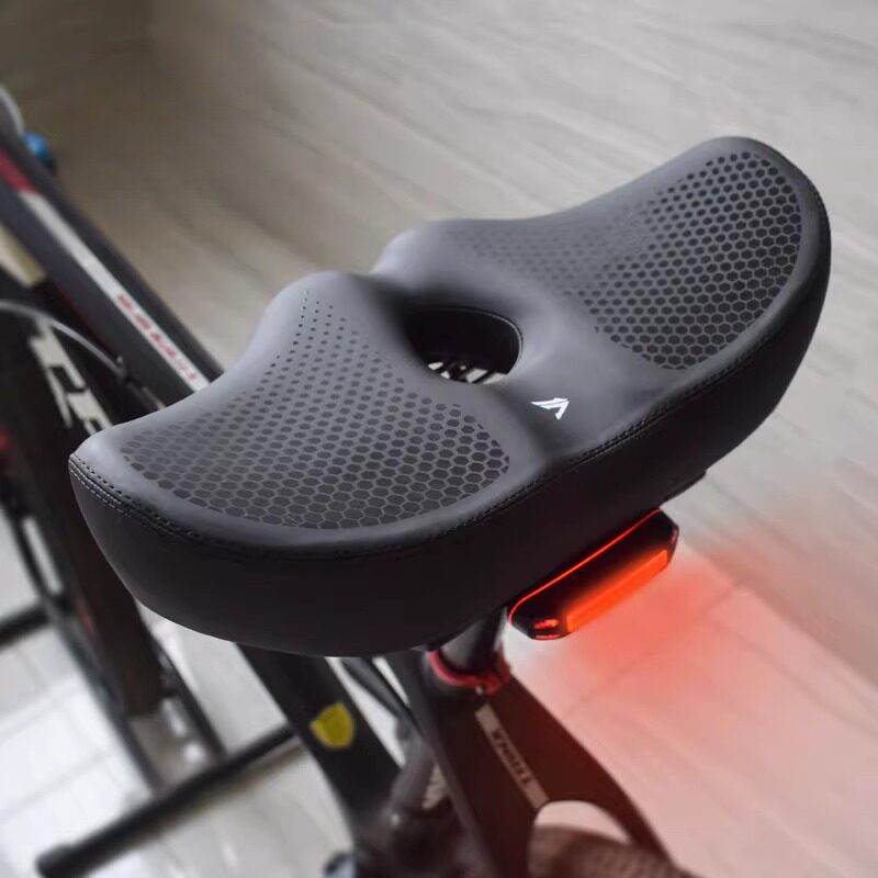 山地自行车坐垫防屁股痛动感单车公路无鼻车座垫超软鞍座加大加宽