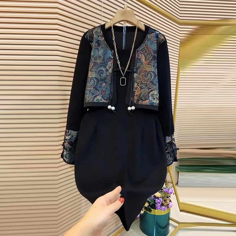 潮牌新中式大码女装胖mm春秋200斤宽松显瘦国风假两件马甲连衣裙