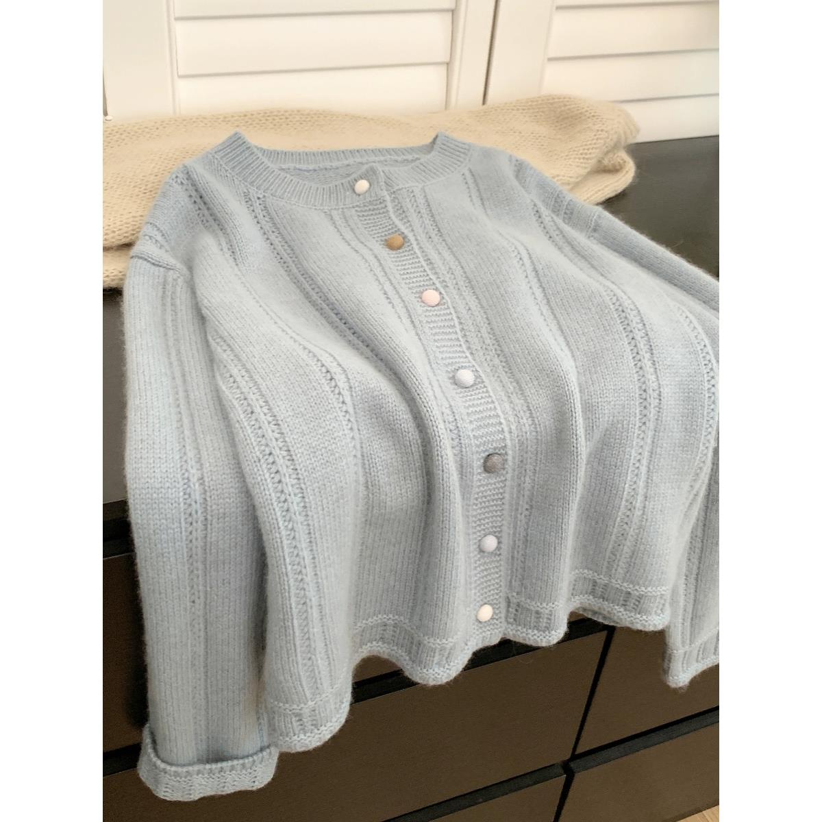 法国罗杰Tusse圆领剪羊毛针织开衫女子秋冬懒散风格毛衣夹克上衣