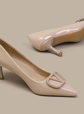 Cozyroom裸色真皮职业通勤高跟鞋女2025新款气质百搭漆皮尖头细跟