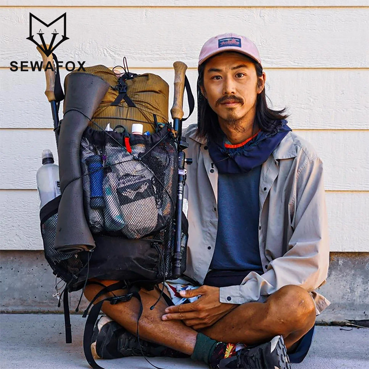 轻量化户外背包徒步越野轻便登山包多功能旅行露营爬山网袋双肩包