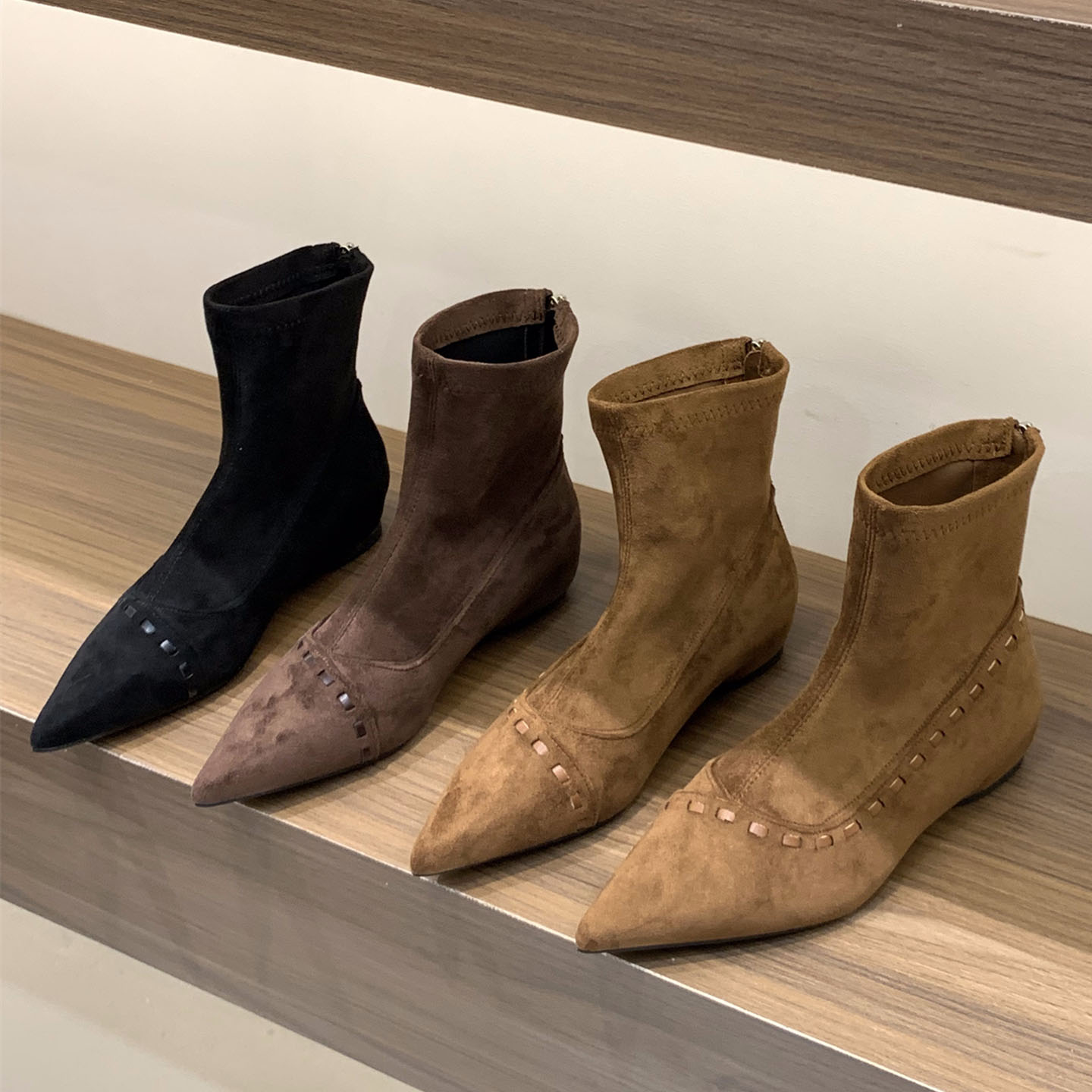 法式复古百搭尖头小短靴女