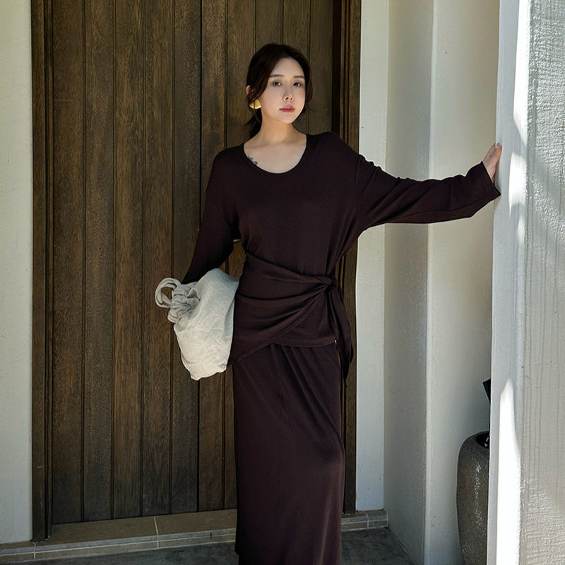 ELSISSI2025秋新款U领收腰漂亮冷