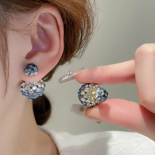 Diamond studded earrings 复古轻奢镶钻前后两戴大小耳钉耳环女