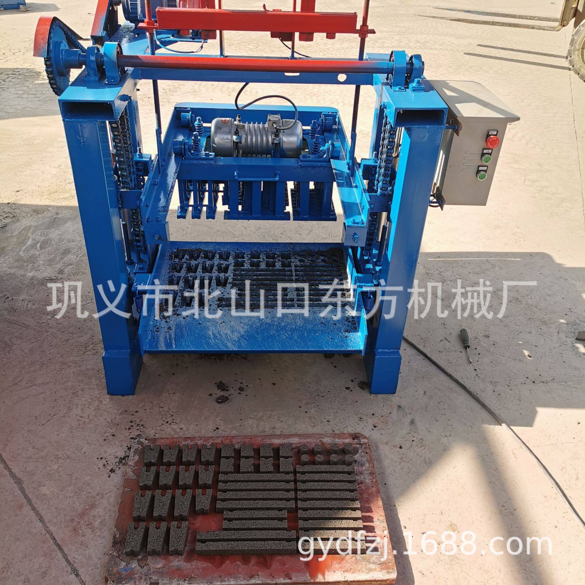 4-35A水泥制砖机制作四柱机垫块组合厂家生产砖机混凝土制作机