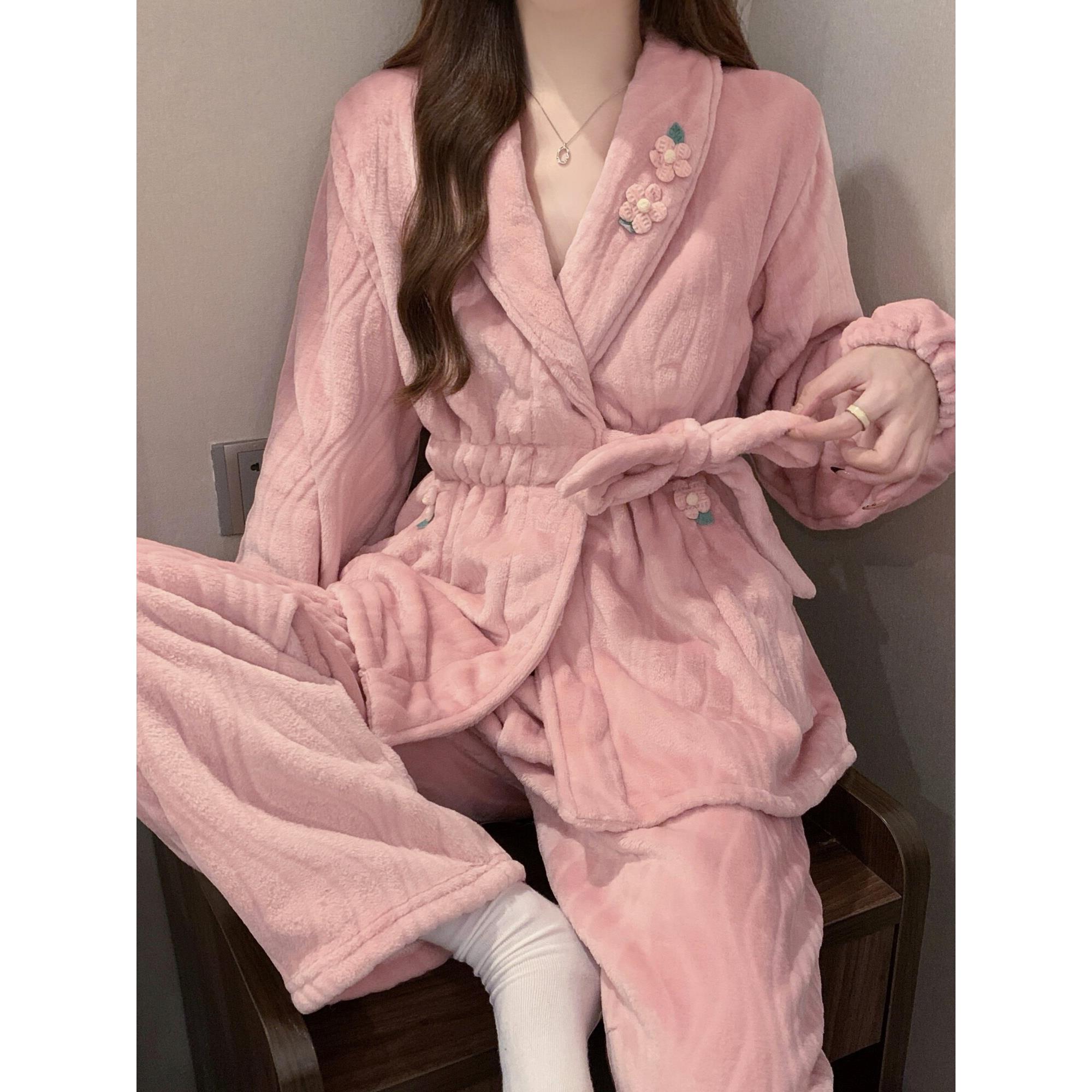 维多利亚粉色珊瑚绒睡衣女