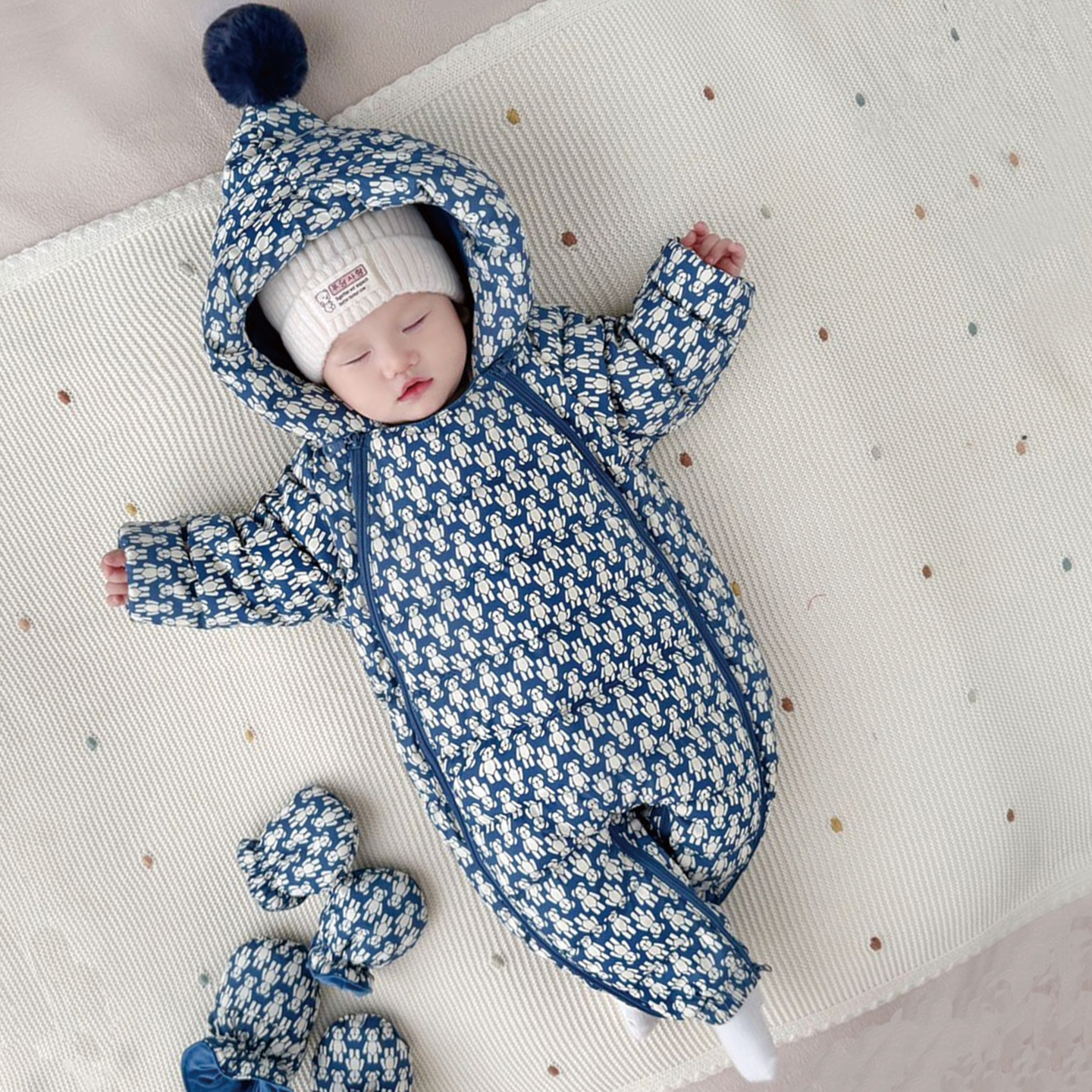 婴儿羽绒服冬季连体衣送鞋子手套