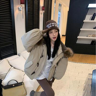 毛领羽绒棉服女2025冬季新款宽松显瘦棉衣加厚保暖牛角扣连帽外套