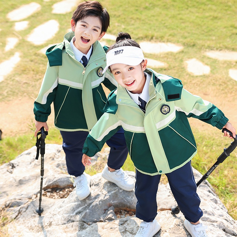 小学生校服秋冬装冲锋衣三件套幼儿园园服秋一年级儿童班服