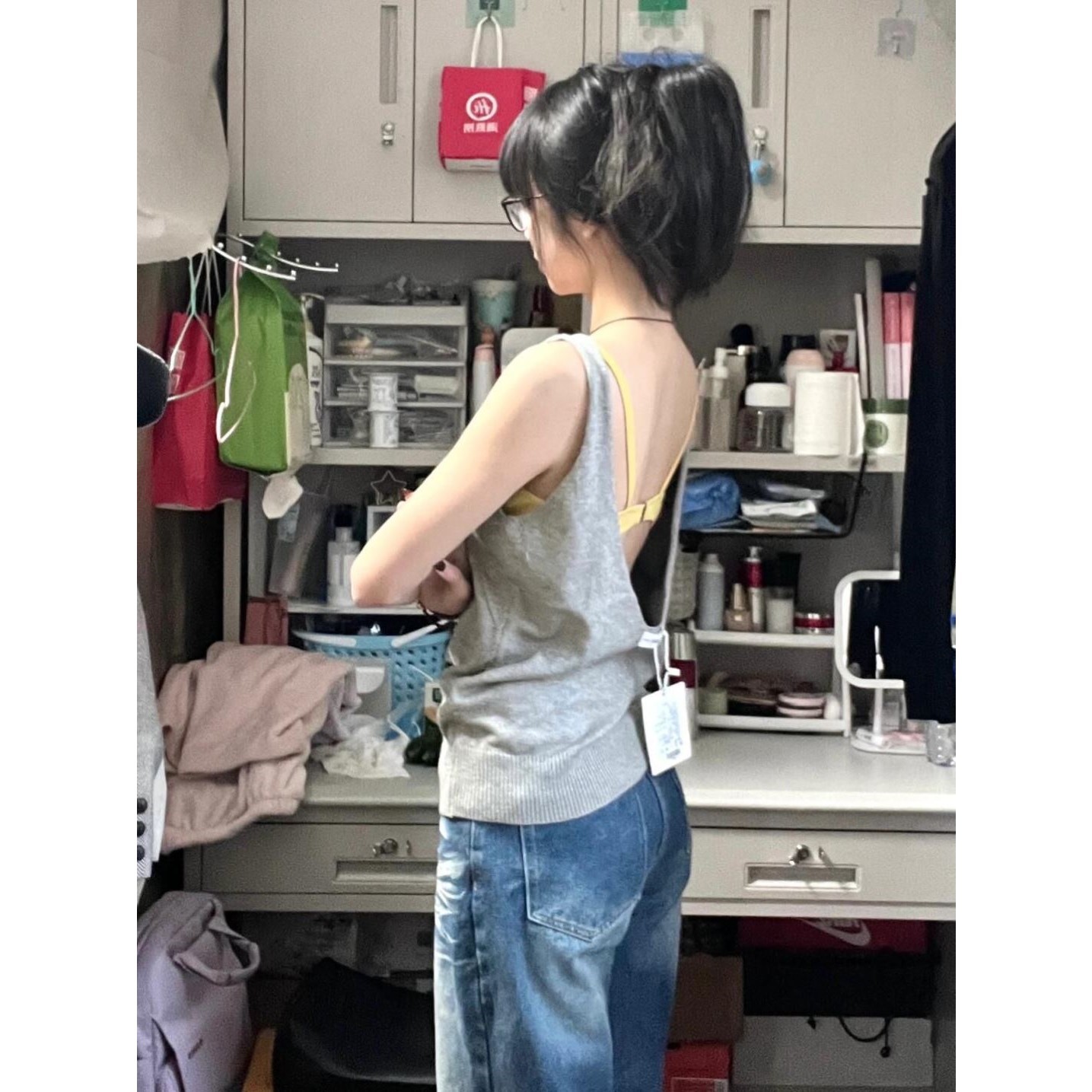 辣妹露背灰色针织吊带背心女夏季性感设计感美背宽松无袖上衣外穿