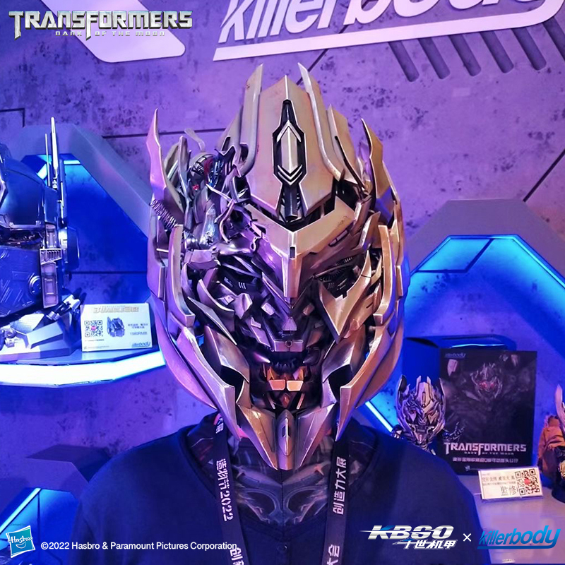 威震天可变声可穿戴头盔