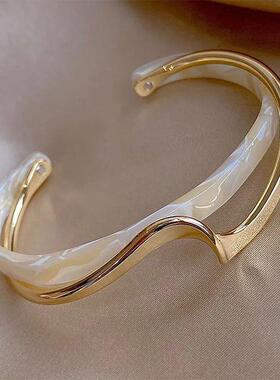 White Shellfish Bracelets Board Bend Metal Bangles Womens Ha