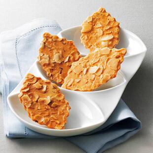 MXV现货速发】日【本MOROZOF树叶子牛奶杏仁巧干克力饼奢华送礼盒