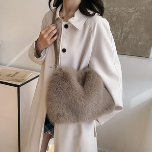 女生毛绒绒包包秋季百搭单肩斜跨包毛茸茸毛毛女2024新款冬天手提