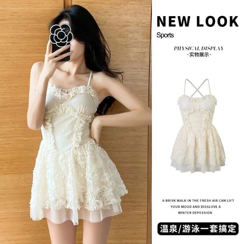 2025新款连体女泳衣绝美连体聚拢小胸遮肚显瘦海边度假泡温泉