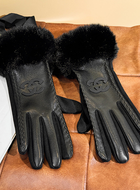 小香风黑色PU皮手套女秋冬高级感开车保暖气质仿皮草毛口五指手套
