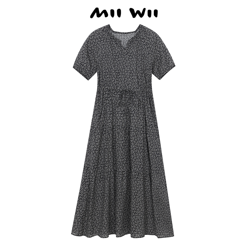 末未全棉黑底碎花面料连衣裙