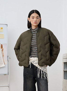 MIIWII末未25冬军绿色短款圆领菱格纹绗缝羽绒服女R254102