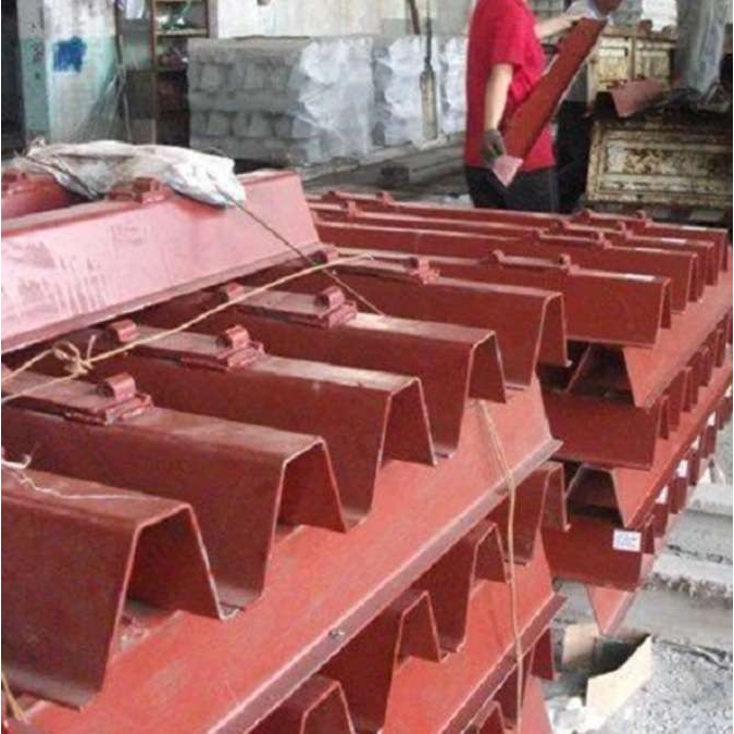 煤矿用钢枕 矿用钢轨枕 钢制梯形槽长条轨枕 轨枕