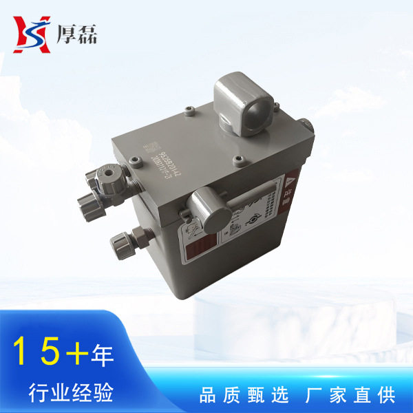 重汽豪沃豪瀚驾驶室手动液压泵WG9525820142四孔手打泵电动