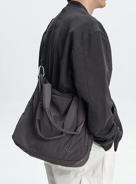 AWT23AW 原创简约斜挎单肩两用包 轻便大容量可拆卸二代托特包