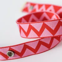 Розовый [две корректировки передач жирны и не рекомендуются для поперечного тела]