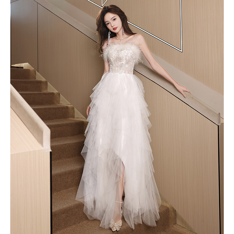 法式白色抹胸晚礼服女2025新款高端羽毛连衣裙轻奢小众高级感