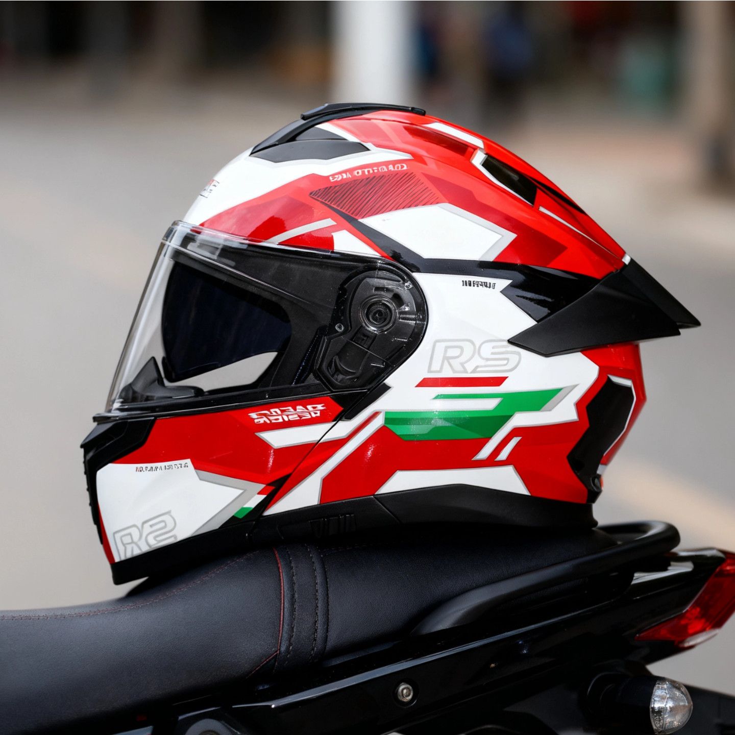 3C/DOT认证揭面摩托车头盔保暖