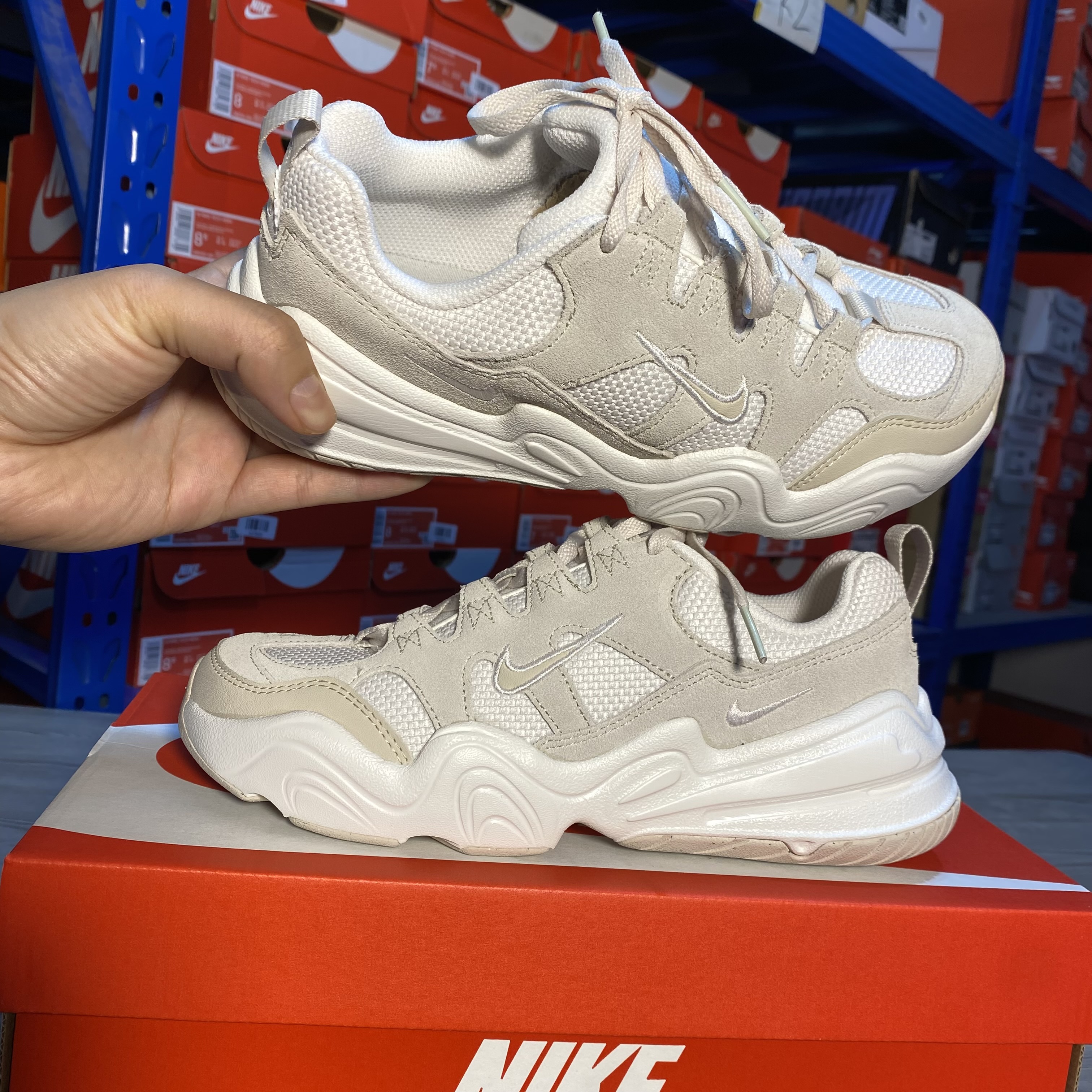 耐克NIKE 女子运动鞋 TECH HERA DR9761-002