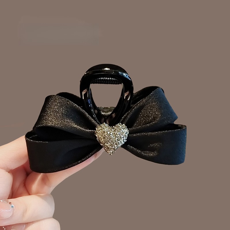 高级感水钻爱心蝴蝶结抓夹女高档后脑勺鲨鱼夹中号马尾夹顶夹发卡