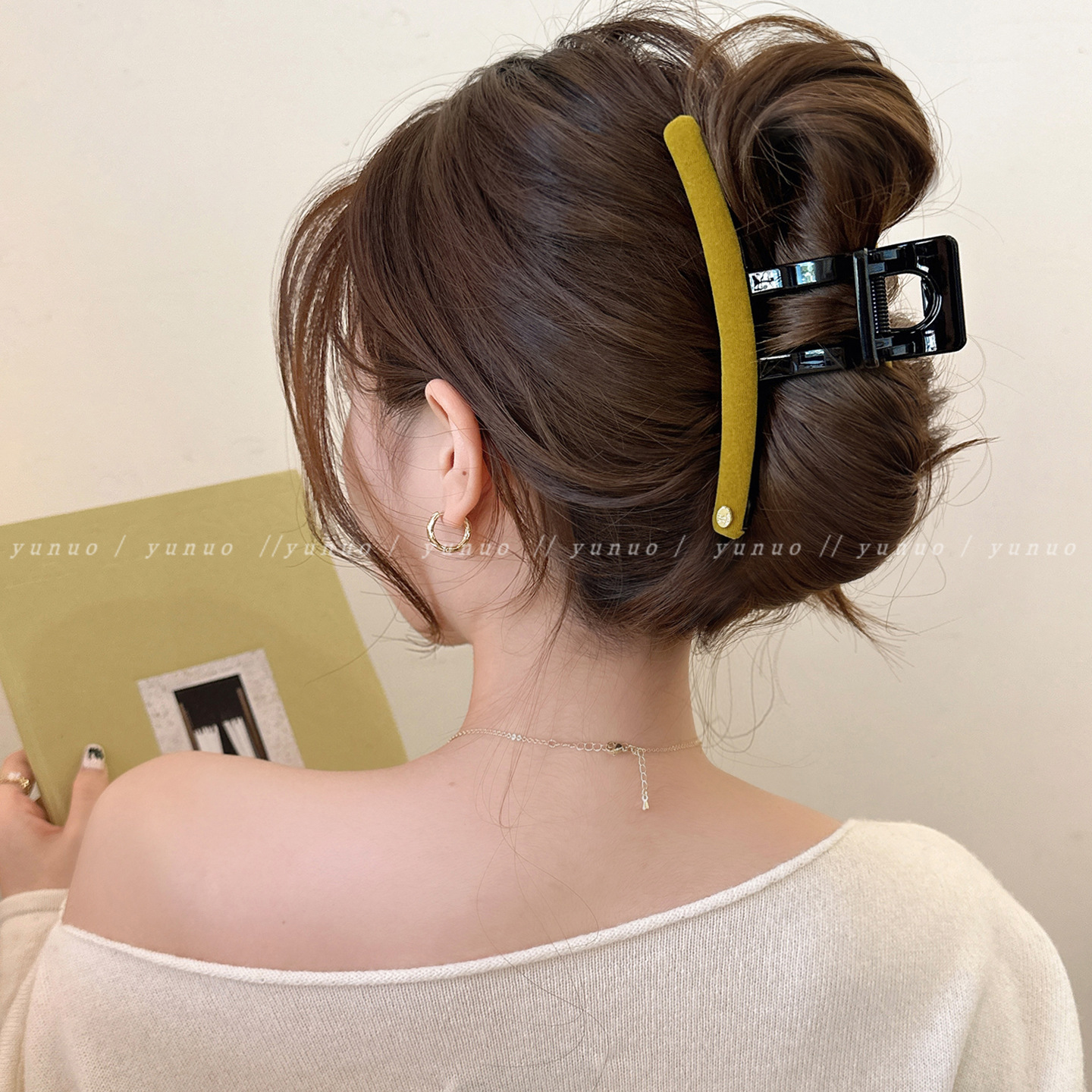 秋冬丝绒气质发抓夹女2025新款后后脑勺发夹大号鲨鱼夹高级感头饰