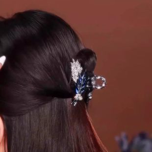 发夹女2025新款麦穗抓夹女高级蓝黑色鲨鱼夹小号半扎金属夹子头饰