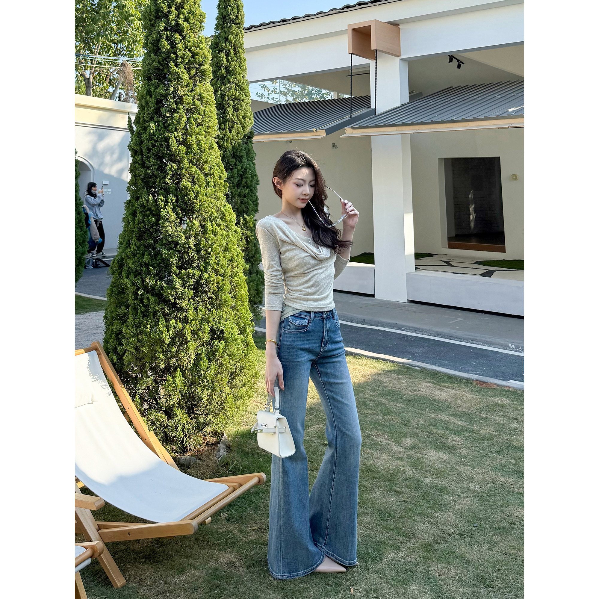 王家有鱼2026年早春磨白复古蓝中腰修身浅色不贴腿微喇裤牛仔裤女,女装/女士精品,牛仔裤,淘宝优惠券,粉丝福利购,淘宝优惠卷