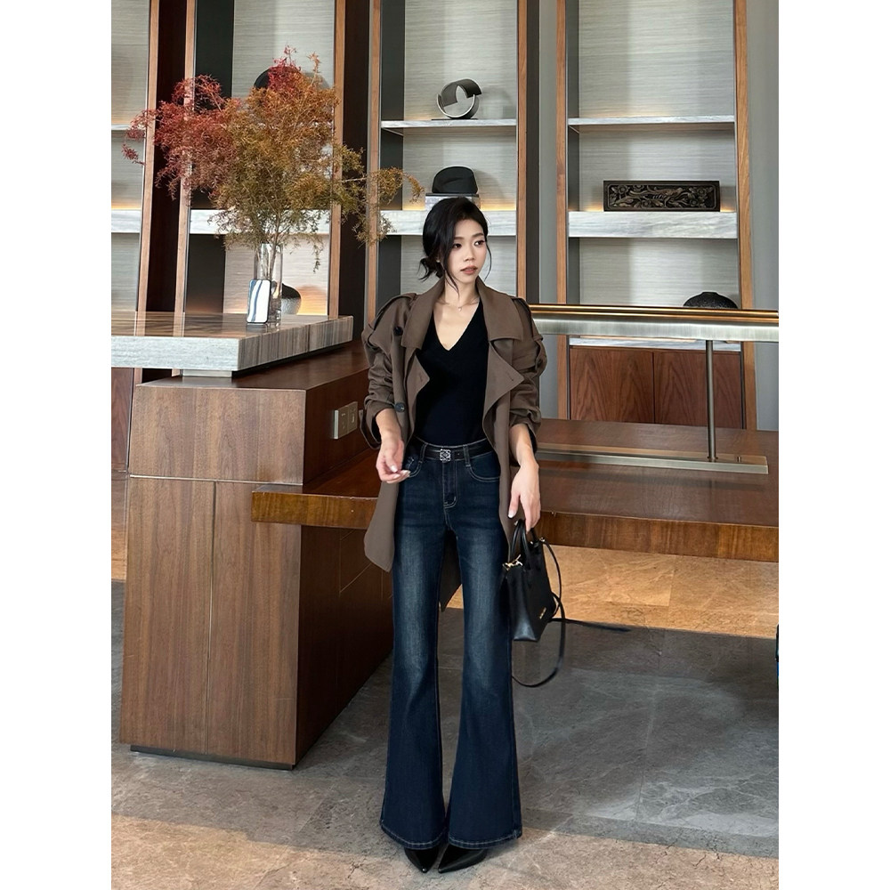 王家有鱼时尚微喇裤2025新款蓝灰色百搭不贴腿显瘦牛仔裤子女长裤