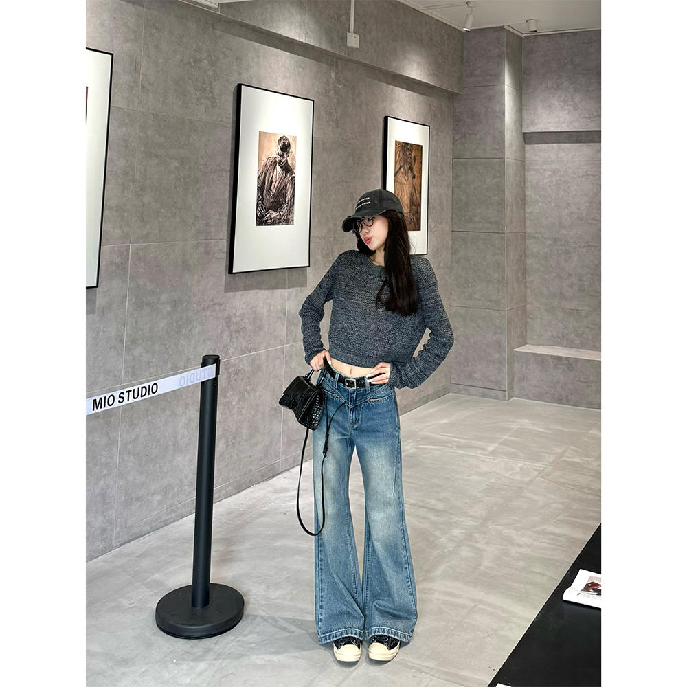 王家有鱼秋季新款不贴腿微喇裤女