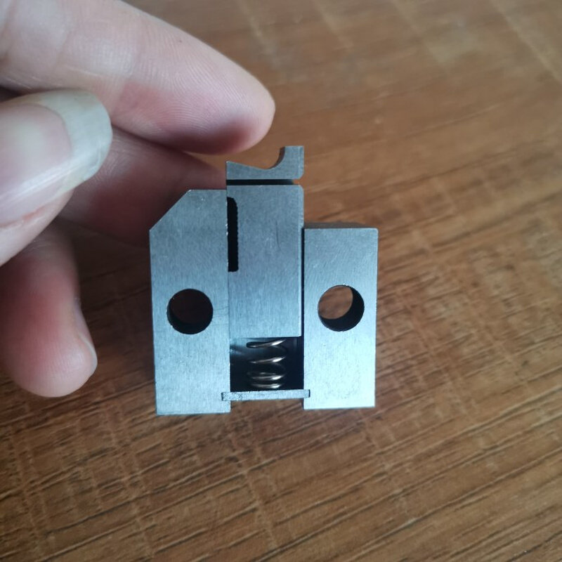 端子机刀片 端子机模具 端子机切刀座 切料座 端子压接模具刀片