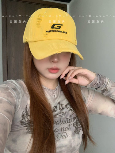 字母G刺绣破洞软顶棒球帽