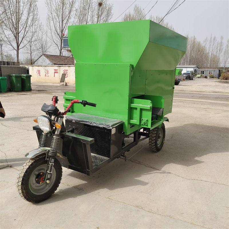 畜牧养殖场自动喂料车 5立方青贮撒料机 柴油三轮25马力撒草车,畜牧/养殖物资,饲料投料机,淘宝优惠券,粉丝福利购,淘宝优惠卷