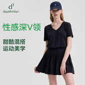 Day After Day2025秋上新V领百褶连衣裙女接针织拼接运动裙内搭