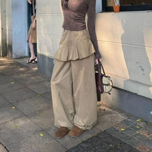 卡其色荷叶边屁帘阔腿牛仔裤女