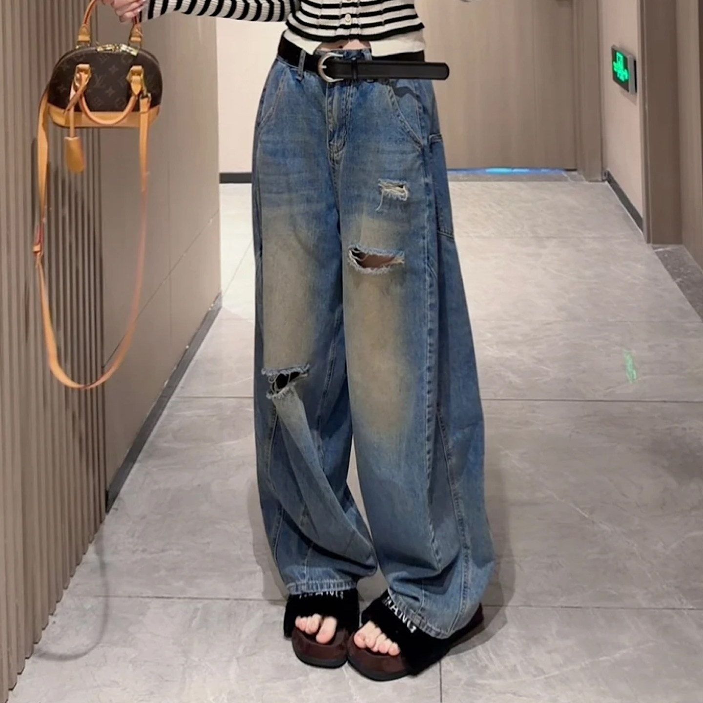 蓝色复古做旧破洞牛仔裤女2026新款设计感巨好看宽松显瘦阔腿裤子