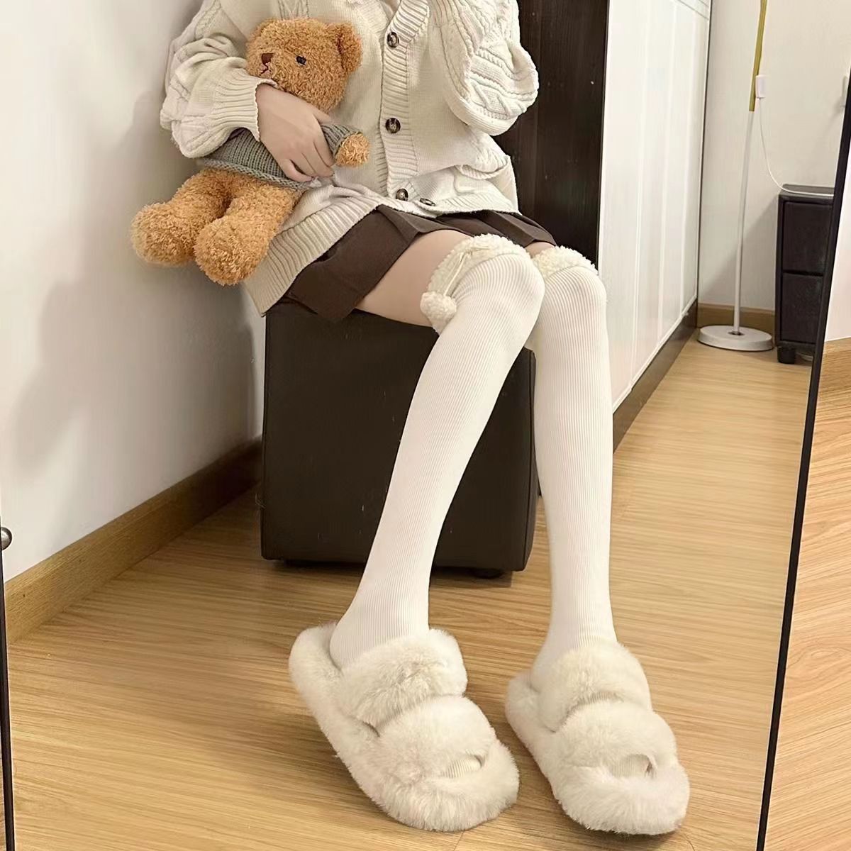袜口羊羔毛过膝袜女秋冬毛球可爱保暖毛圈袜ins毛茸茸袜子长筒jk