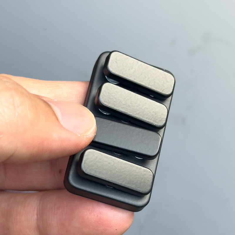 edc解压玩具跷跷板合金按键啪啪币指尖解压手把件神器黑科技推牌