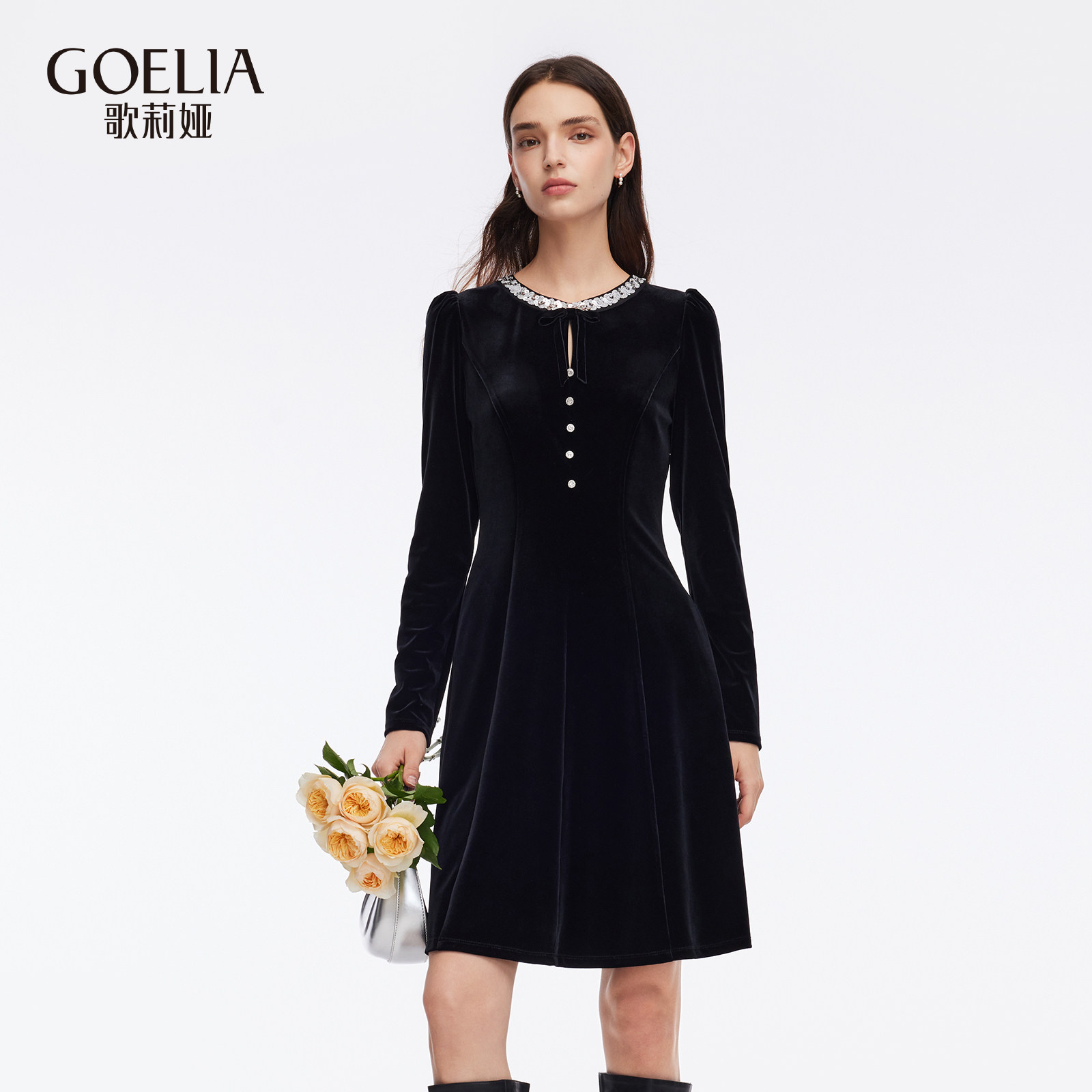 长袖丝绒连衣裙