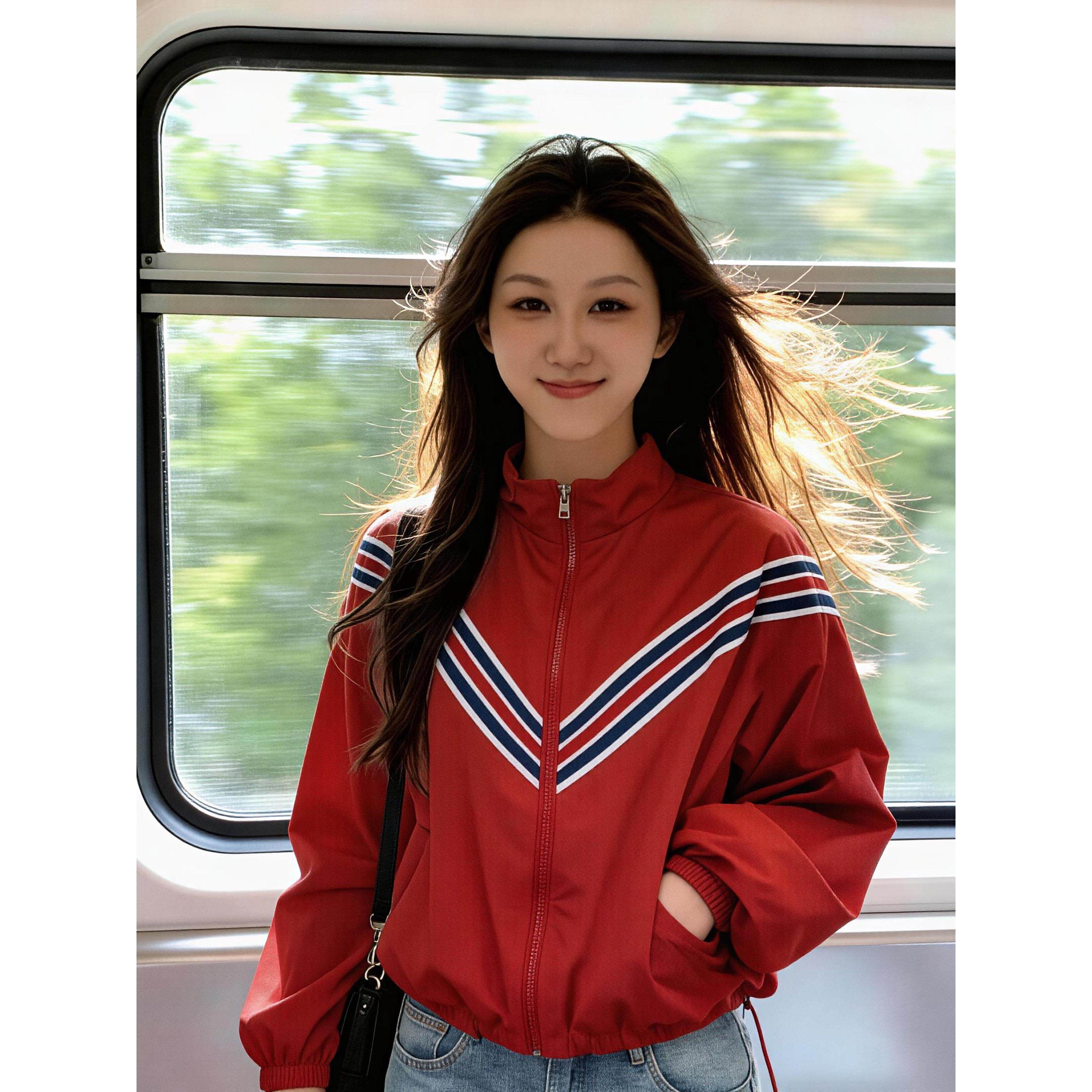 韩版设计感小个子立领拉链短外套女春夏薄款户外休闲风防晒冲锋衣
