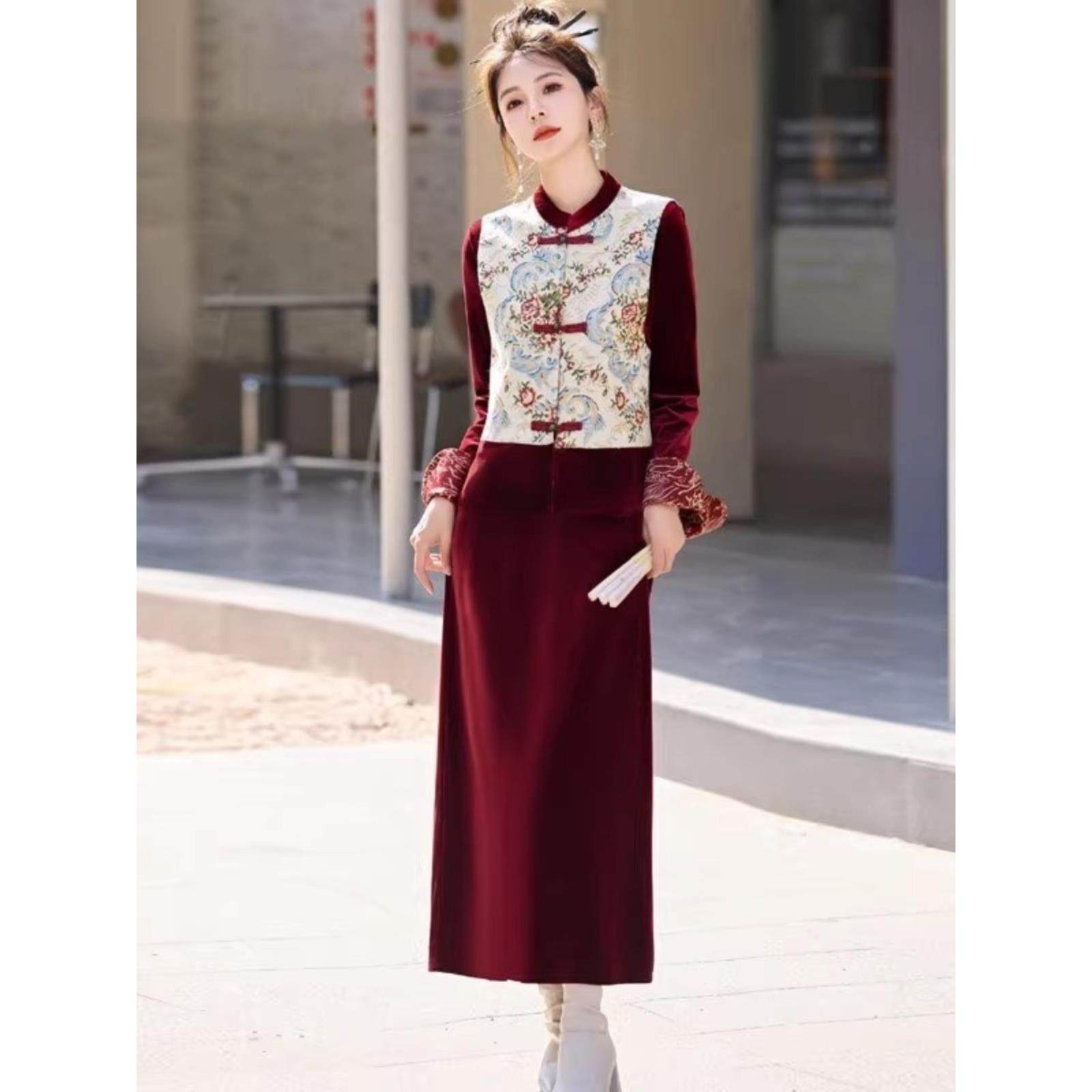 春秋季新中式国风套装裙子女2025新款高级感马甲丝绒连衣裙三件套
