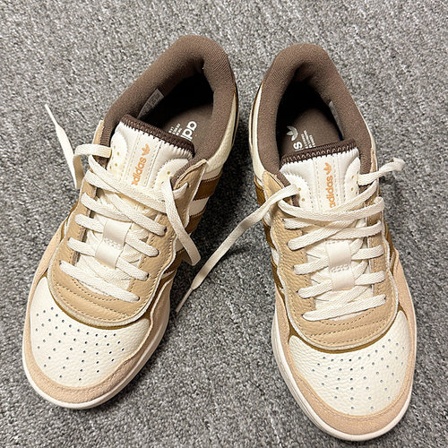 adidas originals Courtic 舒适百搭 防滑耐磨板鞋男女同款卡其色